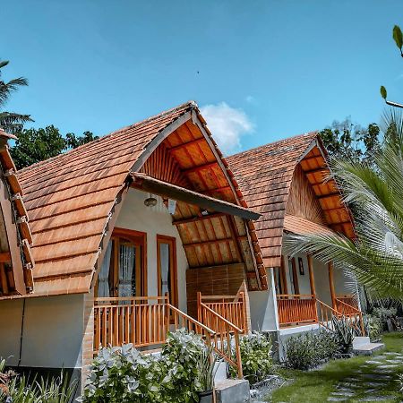 Mertha Sari Resto & Bungalow Klungkung Екстериор снимка