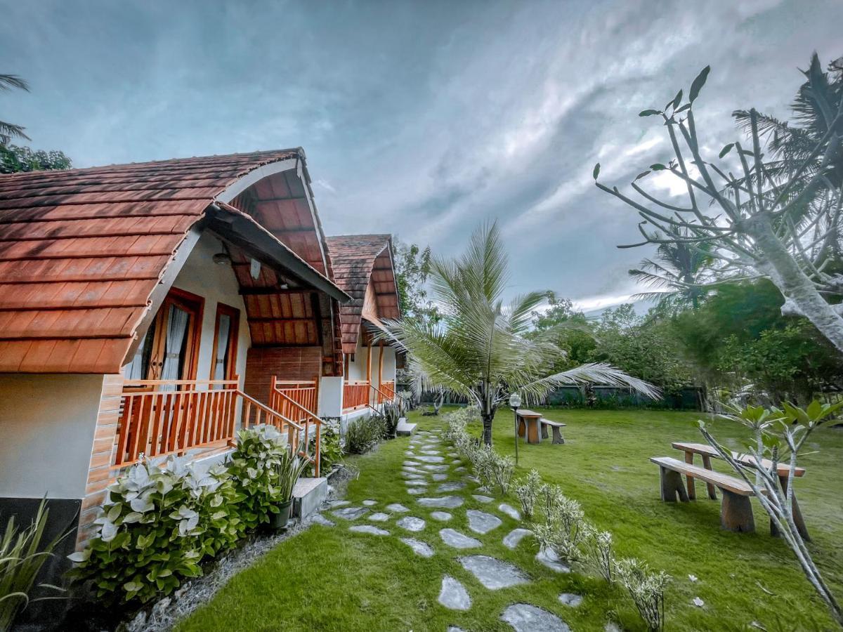 Mertha Sari Resto & Bungalow Klungkung Екстериор снимка
